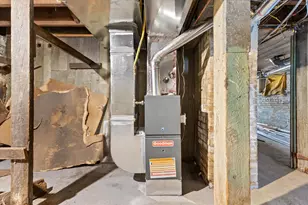 2622 W Vine St, Milwaukee, WI 53205 - Photo 19