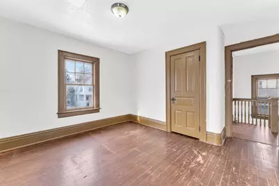 945  Villa St, Racine, WI 53403 - Photo 7