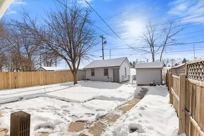 6221 W Fairview Ave, Milwaukee, WI 53213 - Photo 25