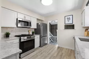 6221 W Fairview Ave, Milwaukee, WI 53213 - Photo 11