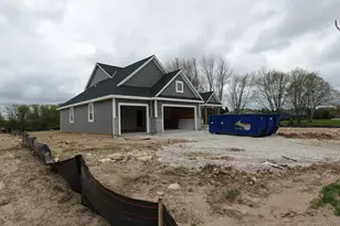 N74W24747 Lauren Dr, Sussex, WI 53089 - Photo 3