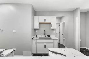 2908 W Clarke St, Milwaukee, WI 53210 - Photo 5