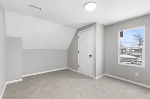 2908 W Clarke St, Milwaukee, WI 53210 - Photo 15