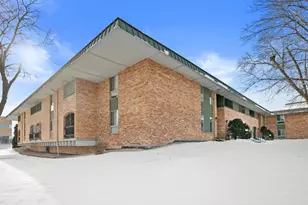 4000 W Rivers Edge Cir, Brown Deer, WI 53209 - Photo 15