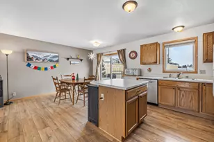 1580 Foxtail Dr, Hartford, WI 53027 - Photo 7