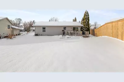 1580  Foxtail Dr, Hartford, WI 53027 - Photo 3