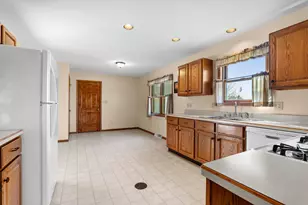 N6957 Jennifer Dr, Plymouth, WI 53073 - Photo 5