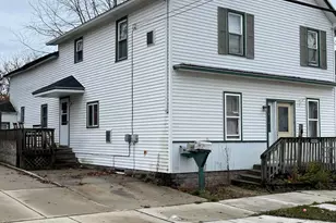 2009 Madison St, Two Rivers, WI 54241 - Photo 3