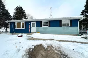 2902 Tilden Ave, Delavan, WI 53115 - Photo 3