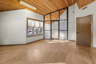 222 Ohio St, Oshkosh, WI 54902 - Photo 5