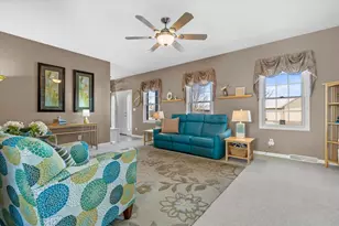 227 Shore Cir, Oconomowoc, WI 53066 - Photo 7