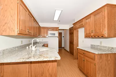 655  Machenry Cir #B, Brookfield, WI 53045 - Photo 17