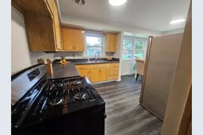 3137  Elderberry Rd, Racine, WI 53402 - Photo 3