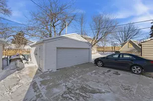 6654 W Constance Ave, Milwaukee, WI 53218 - Photo 7