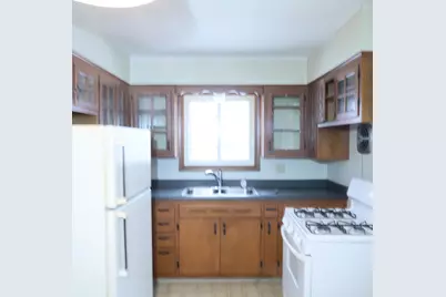 6659 N 52nd St, Milwaukee, WI 53223 - Photo 9