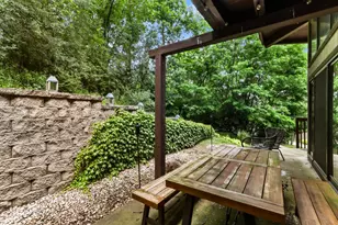 850 Hillside Dr, Fontana, WI 53125 - Photo 9