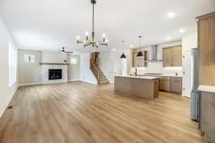 N74W17930 Mineral Dr, Menomonee Falls, WI 53051 - Photo 5