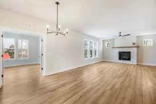 N74W17930 Mineral Dr, Menomonee Falls, WI 53051 - Photo 7