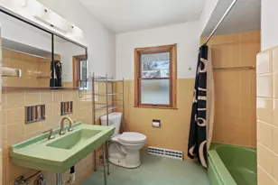 1922 W Mill Rd, Glendale, WI 53209 - Photo 23