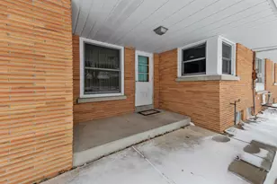 1922 W Mill Rd, Glendale, WI 53209 - Photo 35