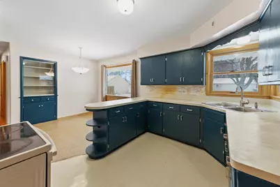 1922 W Mill Rd, Glendale, WI 53209 - Photo 13