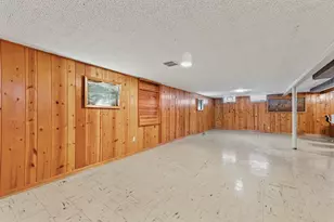 1922 W Mill Rd, Glendale, WI 53209 - Photo 27