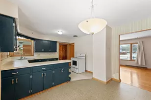 1922 W Mill Rd, Glendale, WI 53209 - Photo 11