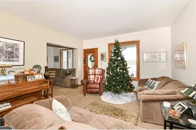 561 W Chestnut St, Burlington, WI 53105 - Photo 11