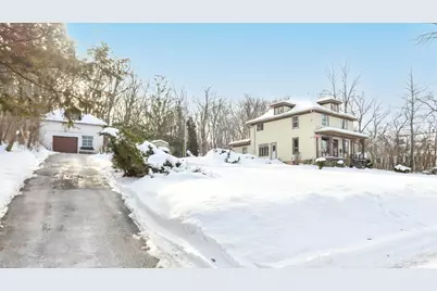 561 W Chestnut St, Burlington, WI 53105 - Photo 5