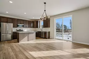 9628 S Sophia Ct, Franklin, WI 53132 - Photo 3