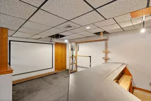 527 N Hartwell Ave, Waukesha, WI 53186 - Photo 39