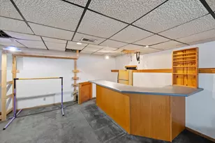 527 N Hartwell Ave, Waukesha, WI 53186 - Photo 37