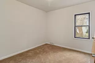 1335 N Hawley Rd, Milwaukee, WI 53208 - Photo 15