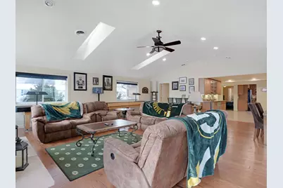 1735 S Oneida St, Green Bay, WI 54304 - Photo 5