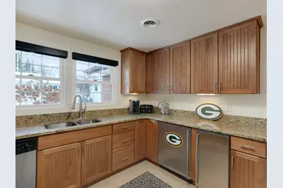 1735 S Oneida St, Green Bay, WI 54304 - Photo 15