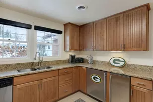 1735 S Oneida St, Green Bay, WI 54304 - Photo 15