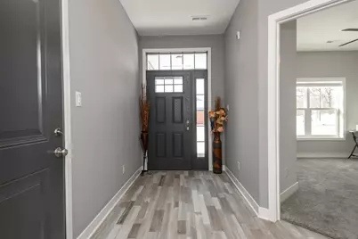 106  Phantom Lake Ct, Mukwonago, WI 53149 - Photo 5