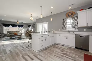 106 Phantom Lk Ct, Mukwonago, WI 53149 - Photo 7