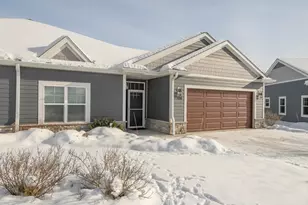 106 Phantom Lk Ct, Mukwonago, WI 53149 - Photo 3