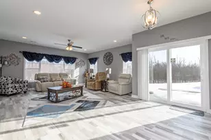 106 Phantom Lk Ct, Mukwonago, WI 53149 - Photo 17