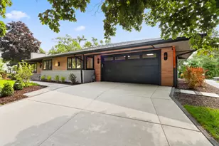 1600 Evergreen Ln, Lake Geneva, WI 53147 - Photo 1