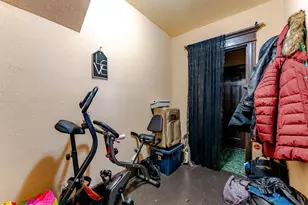 2405 N 33rd St, Milwaukee, WI 53210 - Photo 25