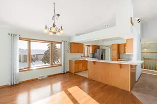 N78W17396 Wildwood Dr, Menomonee Falls, WI 53051 - Photo 11