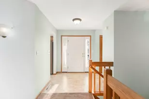 N78W17396 Wildwood Dr, Menomonee Falls, WI 53051 - Photo 5