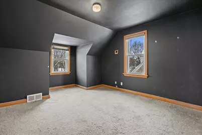 2640 S 78th St, West Allis, WI 53219 - Photo 13