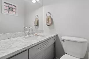 2640 S 78th St, West Allis, WI 53219 - Photo 11