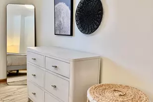 3121 N 105th St, Wauwatosa, WI 53222 - Photo 17