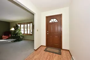 761 Crestwood Dr, Waukesha, WI 53188 - Photo 3