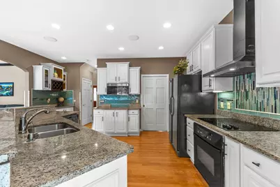 6645  Fieldstone Ct, Racine, WI 53402 - Photo 11