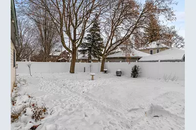 711 N 10th St, Manitowoc, WI 54220 - Photo 11